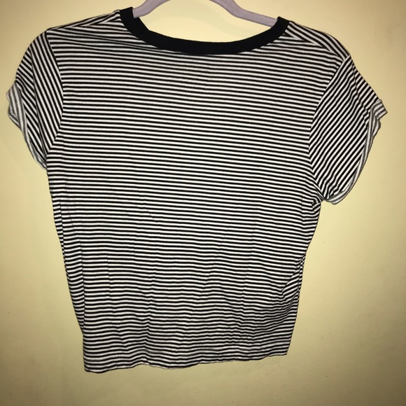 Striped black and white crop top - Picture 3 of 4
